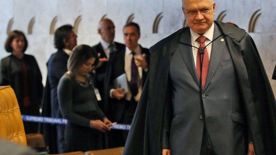 Democracia se faz de eleições periódicas, defende Fachin Decisão do ministro Edson Fachin, do STF, anulou as condenações do ex-presidente Lula.