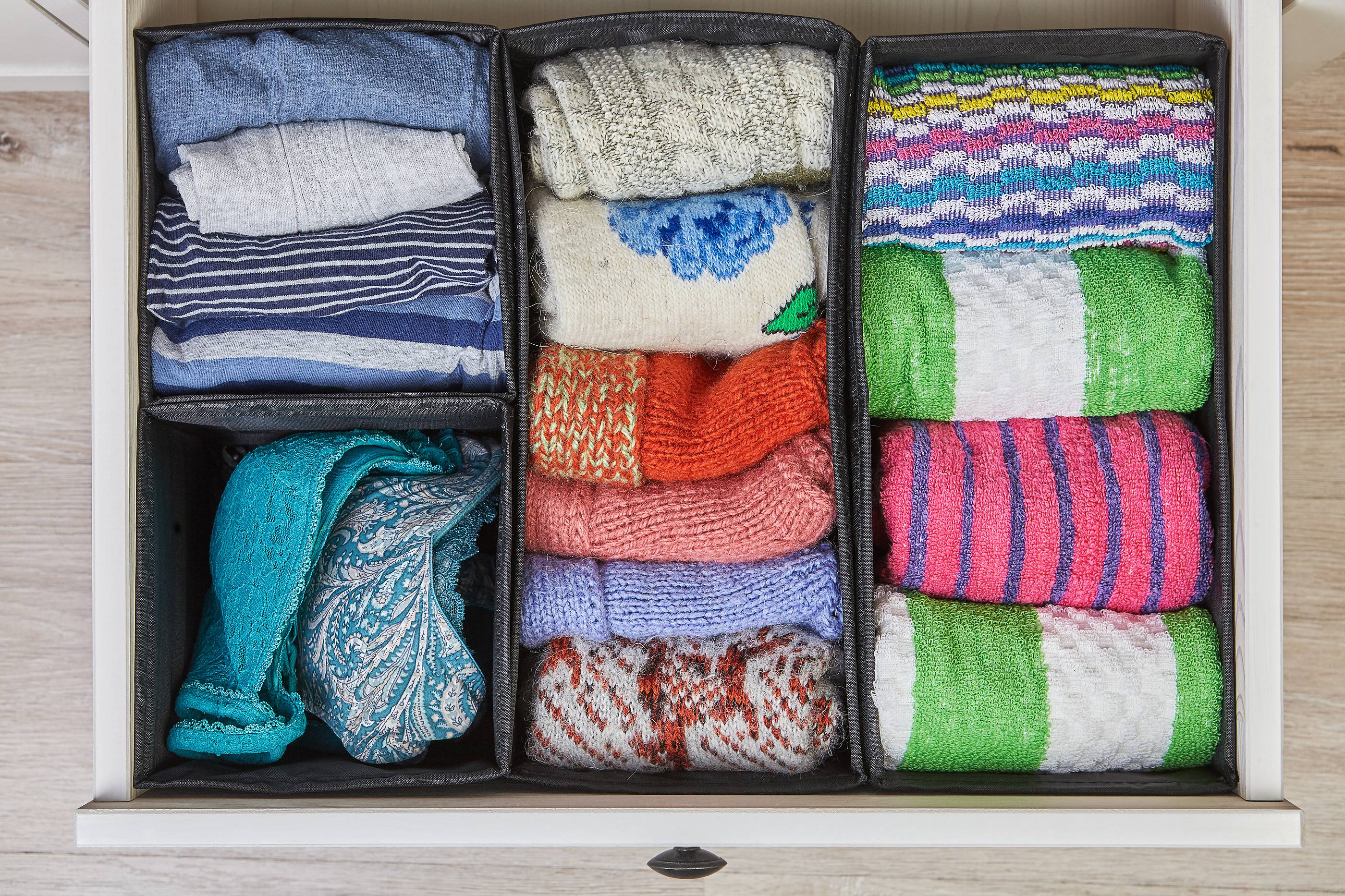 Sacos plásticos ou de TNT protegem as peças da poeira. Foto: Bigstock Sacos plásticos ou de TNT protegem as peças da poeira. Foto: Bigstock