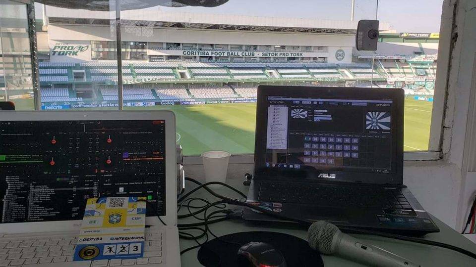 Coritiba aposta em DJ para recriar ambiente “pré-pandemia” no Couto Pereira Coritiba aposta em DJ para recriar ambiente “pré-pandemia” no Couto Pereira
