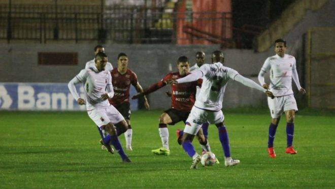 Paraná ficou no empate com o Brasil