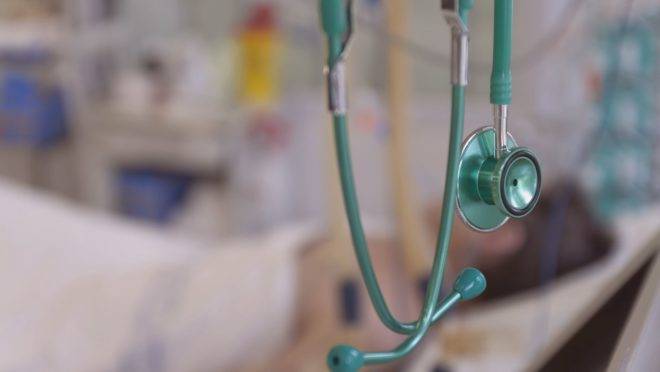 A intubação não é a primeira escolha dos médicos e é necessária quando o paciente tem insuficiência respiratória