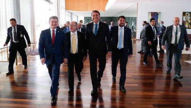 Bolsonaro assumiu as rédeas das negociações para criar o Renda Cidadã, reduzindo a autonomia da equipe econômica.