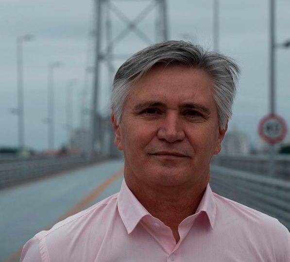 Professor Elson (Psol)