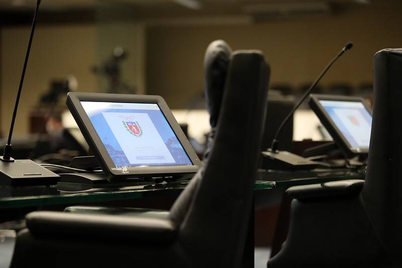 Mudança na escolha de diretores de escola vai à votação; mas base admite recuos Sessão plenária remota