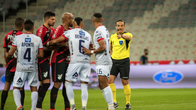 Athletico não saiu do zero contra o time boliviano na Arena.