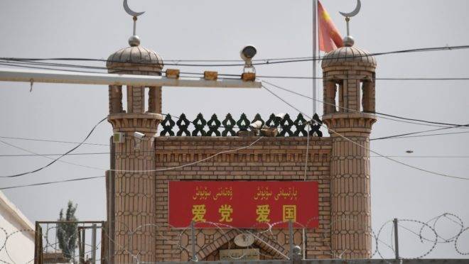 Mesquita em Xinjiang, no noroeste da China. Imagem: AFP