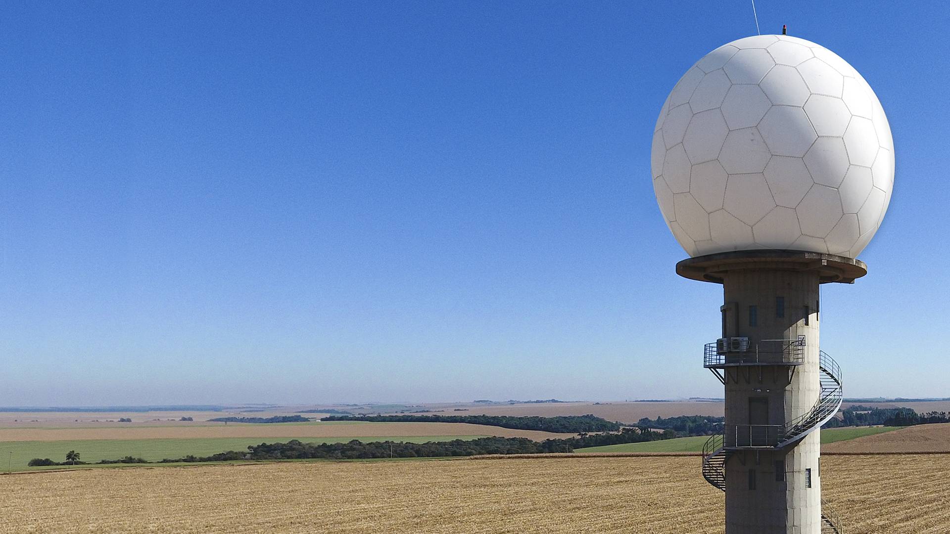 Radar instalado em Cascavel pela Simepar, auxilia todo o sistema de previsão do tempo
