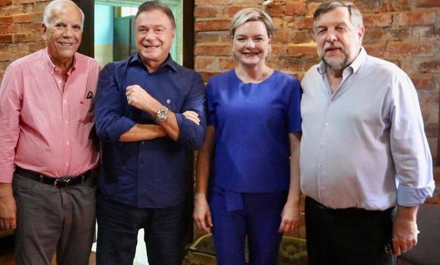Eleições 2020: Carol Arns aposta em campanha “corpo a corpo” e apoio de senadores Oriovisto, Alvaro Dias, Carol Arns e Flávio Arns.