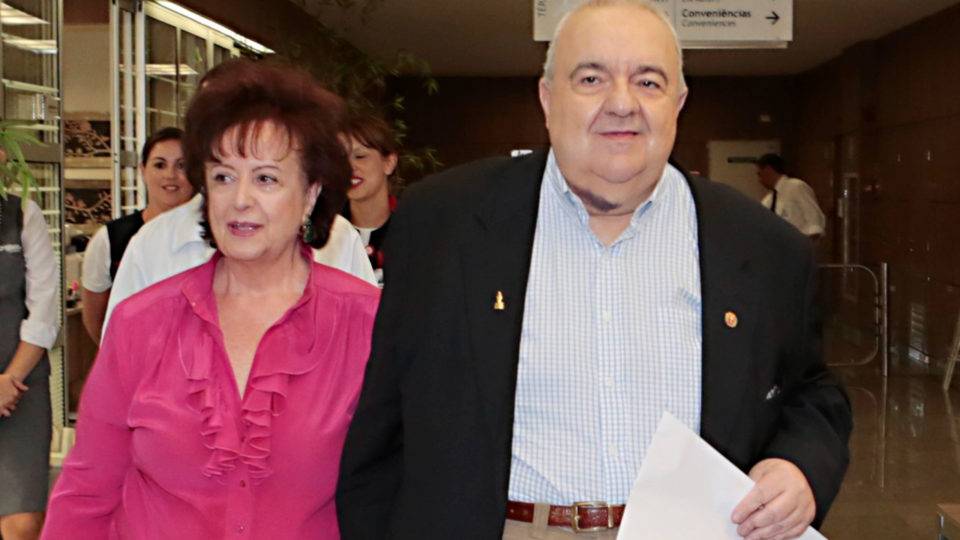 Imagem de arquivo do prefeito Rafael Greca com a primeira-dama Margarita Sansone.