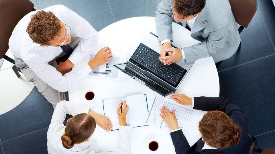 4 dicas para otimizar a gestão de recursos humanos durante a pandemia Um dos setores mai afetados de empresas durante pandemia foi o de recursos humanos, que, além de se ter a missão de garantir a saúde dos colaboradores, ainda precisa lidar com as novas contratações