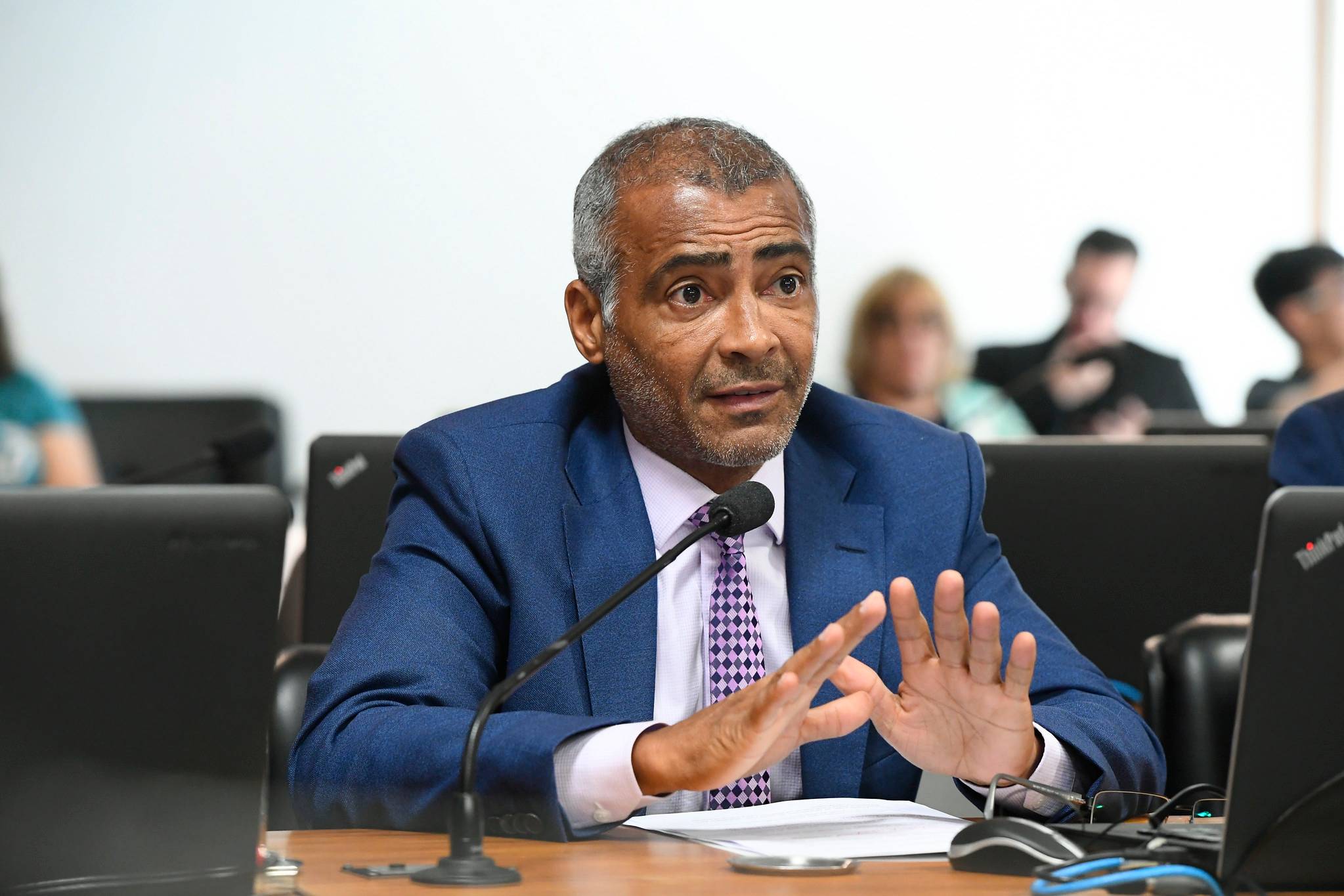 Senador Romário (Podemos-RJ) vai apoiar Eduardo Paes nas eleições 2020 no Rio.