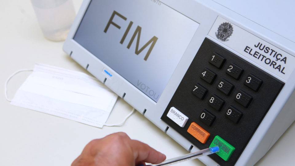 Pesquisa levantou intenções de voto e índice de rejeição dos candidatos.