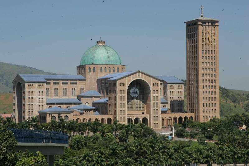 BASILICAAPARECIDA - APARECIDA, 30/03/07 - VISTA DO PAPA BENTO XVI A SAO PAULO - NA FOTO CATEDRAL BASILICA DE APARECIDA DO NORTE. FOTO: ANIELE NASCIMENTO / GAZETA DO POVO BASILICAAPARECIDA - APARECIDA, 30/03/07 - VISTA DO PAPA BENTO XVI A SAO PAULO - NA FOTO CATEDRAL BASILICA DE APARECIDA DO NORTE. FOTO: ANIELE NASCIMENTO / GAZETA DO POVO