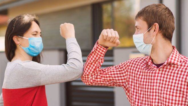 O coronavírus ainda circula, e os cuidados devem ser redobrados, com mais pessoas saindo de casa, para evitar a contaminação
