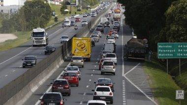 Movimento de veículos no sentido litoral do Paraná é o dobro do normal neste sábado