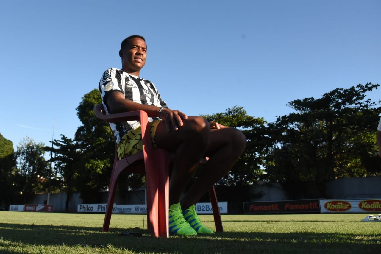 Robinho em reapresentação no Santos. Foto: Ivan Storti/Santos FC Robinho em reapresentação no Santos. Foto: Ivan Storti/Santos FC