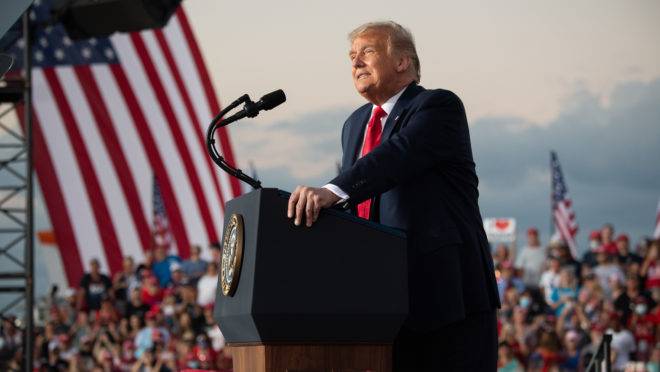 Trump testou negativo para covid-19 e não é mais contagioso, afirma médico da Casa Branca