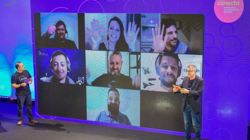 Conecta Awards premia 12 startups paranaenses destaques em 2020 Painel da premiação do Sebrae Paraná.