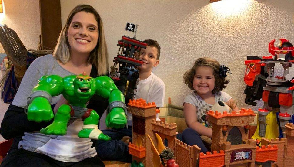 Andressa percebeu nos brinquedos dos filhos que estavam parados em casa, uma oportunidade de ensinar valores importantes