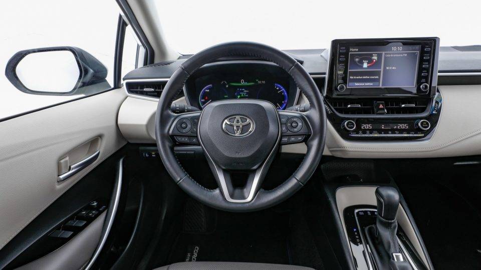 Toyota Corolla Hybrid interior