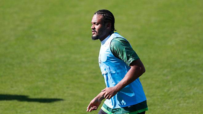 Sabino volta ao Coxa contra o Ceará.