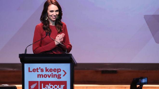 Jacinda Ardern reeleita