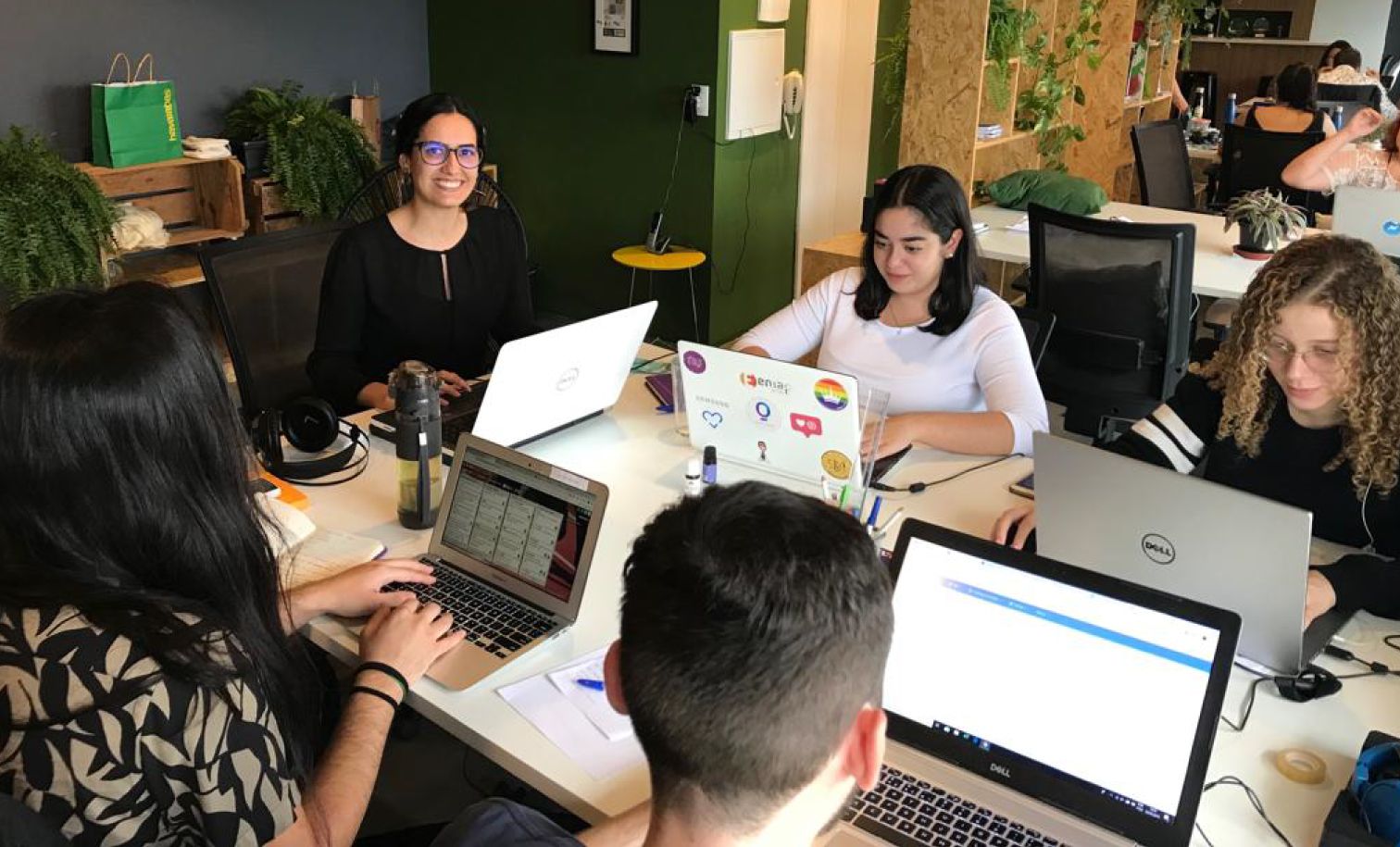 Vitalk viu o número de empresas que utilizam o serviço quadruplicar em quatro meses durante a pandemia, chegando a 200 mil usuários ativos da Viki. Vitalk viu o número de empresas que utilizam o serviço quadruplicar em quatro meses durante a pandemia, chegando a 200 mil usuários ativos da Viki.