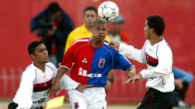Renaldo foi vice-artilheiro do Brasileirão de 2003 com a camisa do Paraná