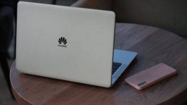 Cruzada contra China deixa 5G mais distante para brasileiros Entenda por que a Huawei tem sofrido com restrições de intercâmbio de tecnologias pelos EUA, tendo sua liderança em celulares e equipamentos 5G ameaçada