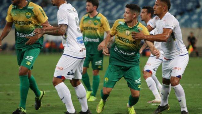 Paraná empatou com o Cuiabá na Arena Pantanal.