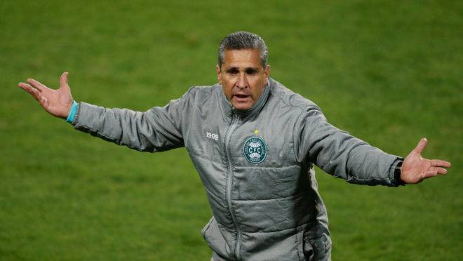 Jorginho tem missão árdua no Coritiba