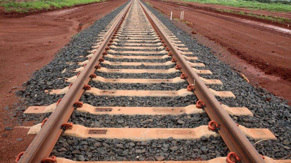 Investimentos em ferrovias ajudarão portos a exportarem muito mais em 2021/22 Investimentos em ferrovias são primordiais para o crescimento do Brasil