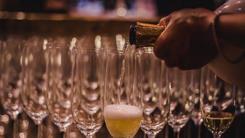 Champagne e espumantes são tema de curso da Aliança Francesa.