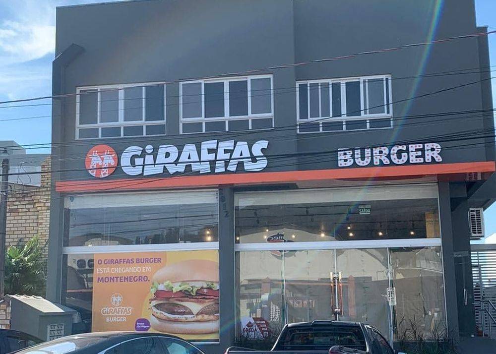 Primeira unidade do Giraffas Burger foi aberta no interior do Rio Grande do Sul, focada na linha de sanduíches e entrega.
