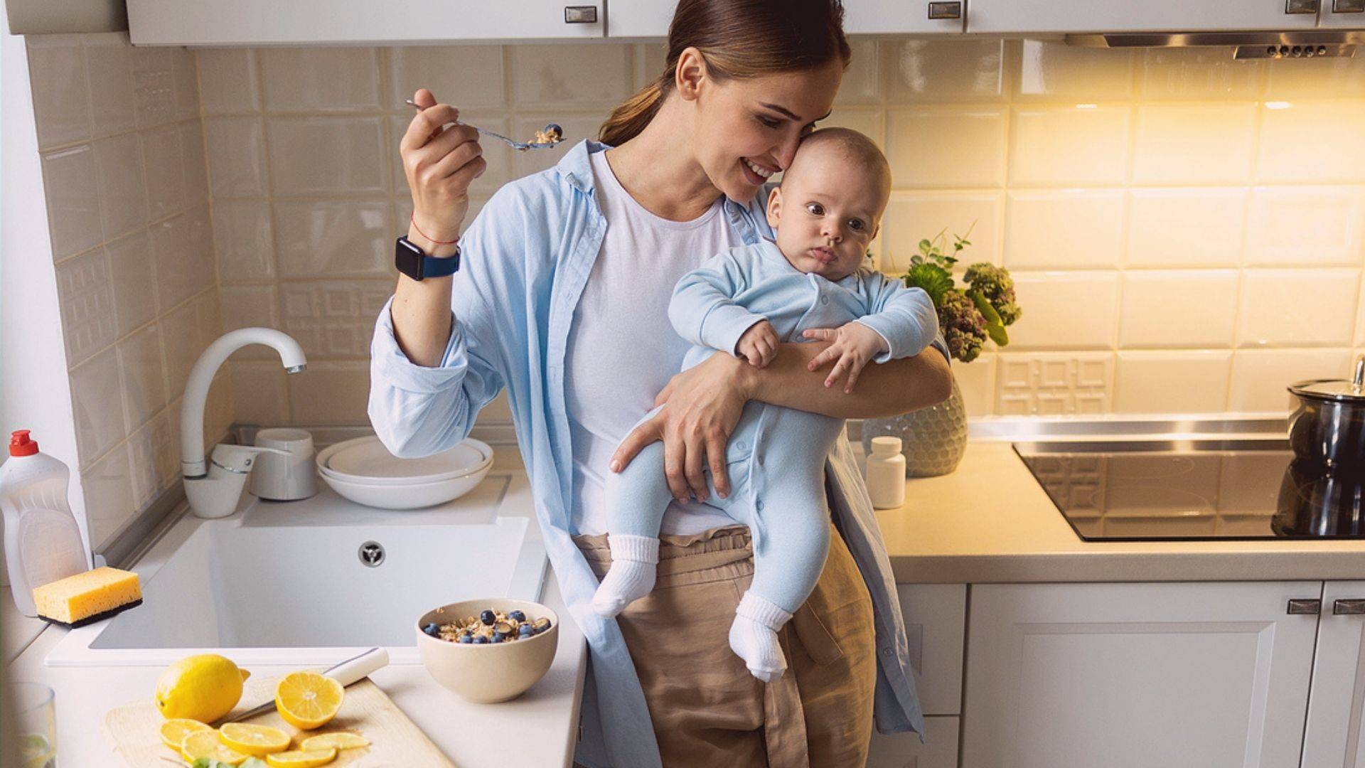 Uma dieta equilibrada no pós-parto beneficia a mãe e o bebê, pois tudo o que ela ingere pode ter influência na criança.