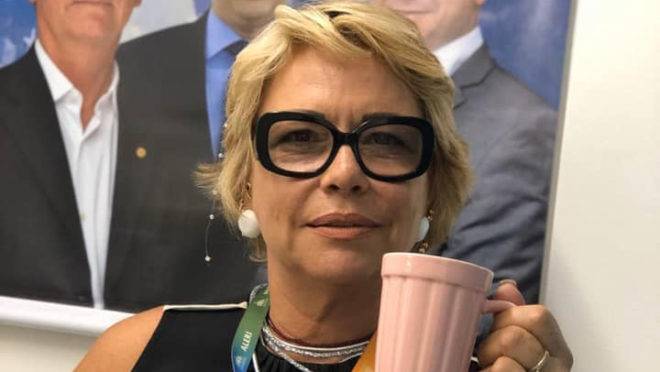 Ex-esposa de Jair e candidata a vereadora no Rio, Rogéria Bolsonaro recebeu R$ 100 mil do fundo eleitoral do Republicanos.
