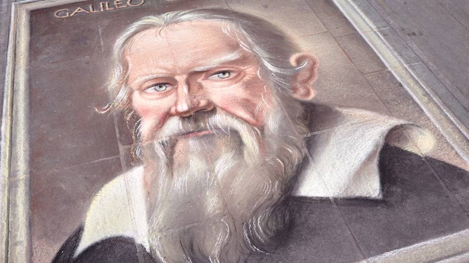 Arte de rua em homenagem a Galileu