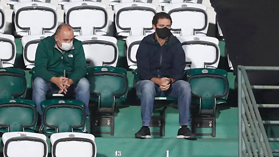 Fragilizado e com pressa, Coritiba busca novo técnico: veja sondagens e negativas Samir Namur vem atuando diretamente na busca por um novo treinador