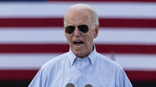 O candidato democrata à eleição presidencial dos EUA, Joe Biden, em evento de campanha em Coconut Creek, Flórida, 29 de outubro