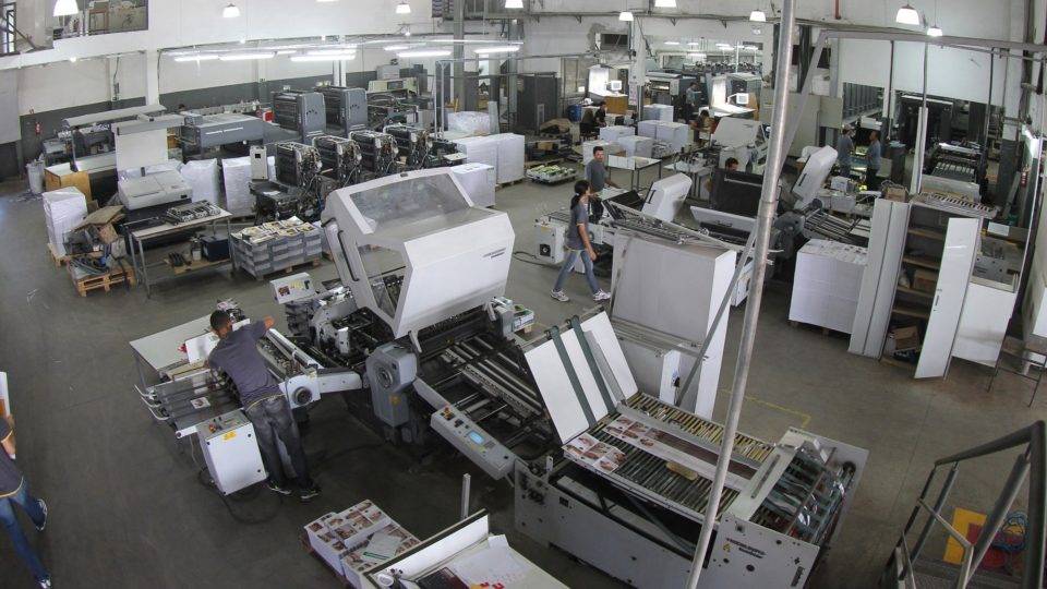 Indústria é um dos setores que puxa recuperação no mercado de trabalho