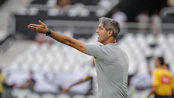 Coritiba fechou com o técnico Rodrigo Santana.