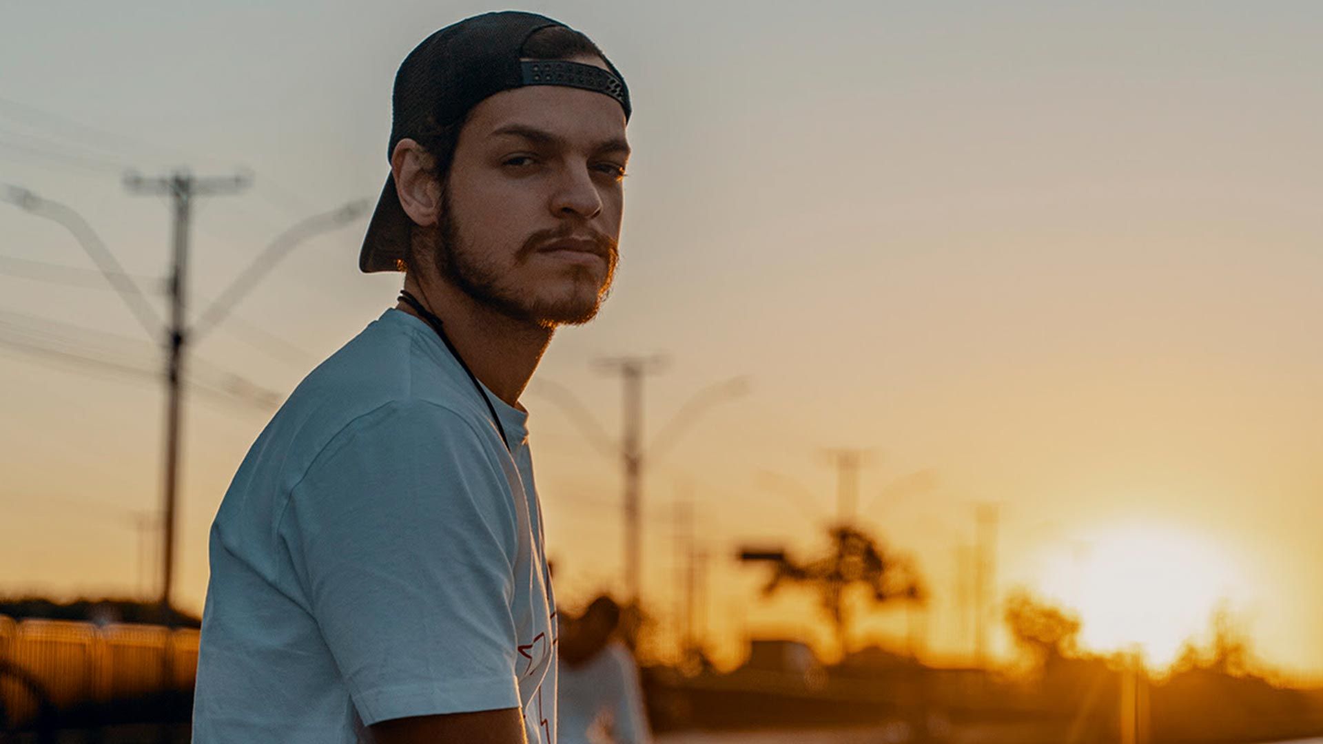 Track, que conta com vocais do cantor norte-americano Lucas Ariel, vai ganhar ainda clipe conceitual gravado nas dunas do Nordeste brasileiro