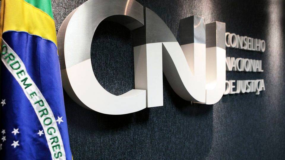 CNJ abre investigação contra juiz acusado de permitir “tortura psicológica” da vítima Conselho Nacional de Justiça (CNJ) deve analisar pedido de investigação de juiz que aceitou tese de “estupro culposo” no caso Mariana Ferrer.