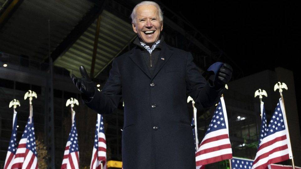 Joe Biden foi eleito o 46º presidente dos EUA, segundo a imprensa americana. Brasil aguarda posicionamento de Trump sobre derrota para parabenizar o democrata.