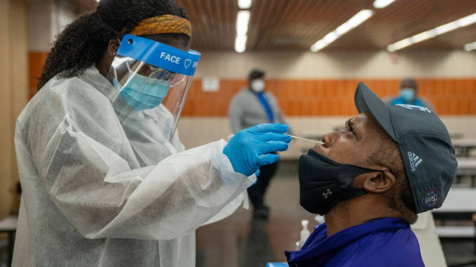 EUA: Com casos de Covid-19 em alta, presidente eleito terá desafios na área da saúde