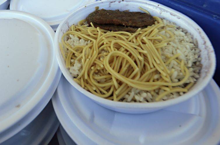 Presos de SP devem receber alimentação durante deslocamento