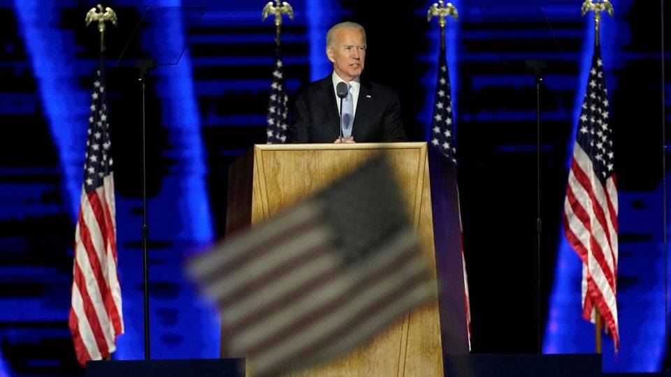 Joe Biden fez discurso conciliatório neste sábado (7)