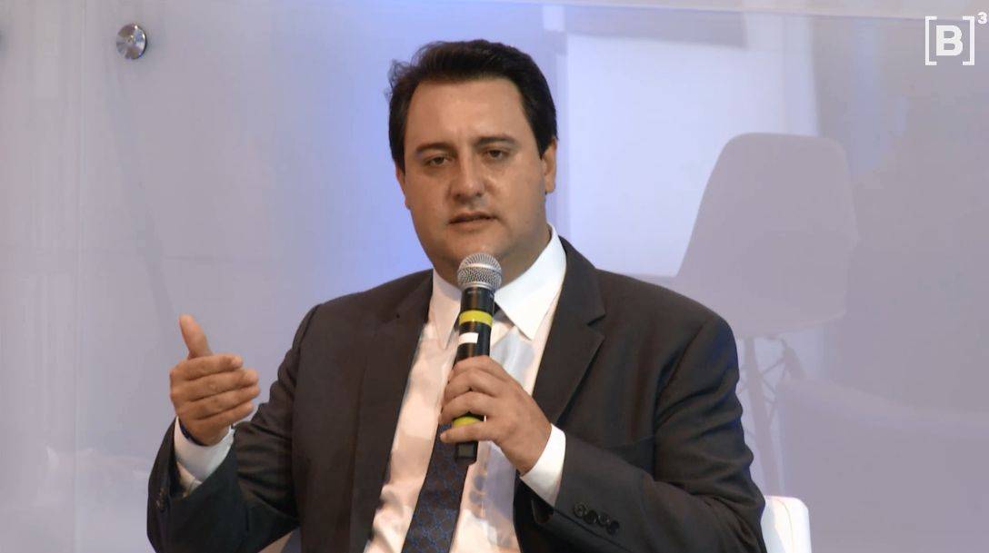 Governador Carlos Massa Ratinho Junior em entrevista coletiva na B3