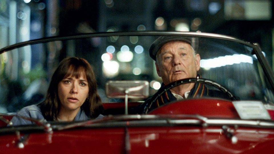 Rashida Jones e Bill Murray em cena de On the Rocks, filme de Sofia Coppola.