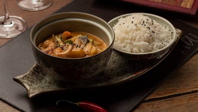 Camarões ao Curry vermelho, do Thai Restaurante Thailandês, uma das atrações de sabores marcantes do Festival Bom Gourmet.